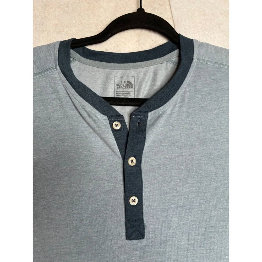 The North Face FlashDry Henley Shirt Mens Large Blue Gray‎ Short Sleeve Outdoor